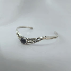 Sterling Silver Bezel-Set 9x7mm Onyx Leaf Estate Cuff Bracelet